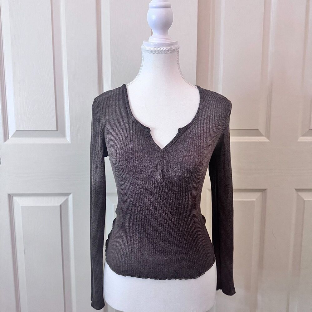 Gray Ribbed Long Sleeve Top - Size Medium